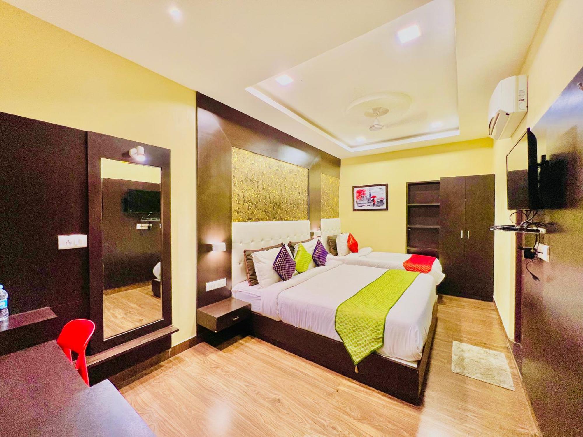 Hotel Grand Bhagwat, Udaipur Bagian luar foto