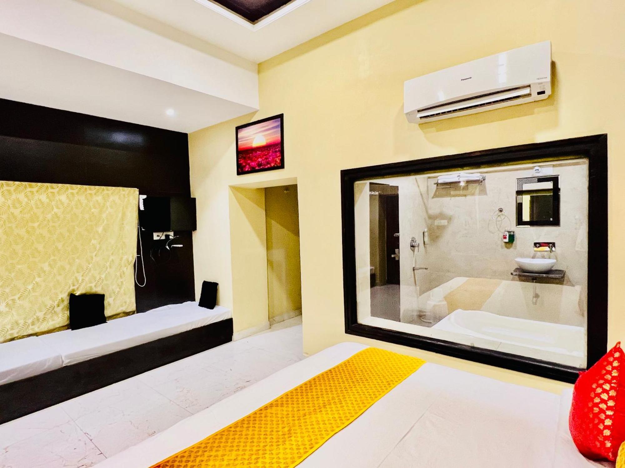 Hotel Grand Bhagwat, Udaipur Bagian luar foto