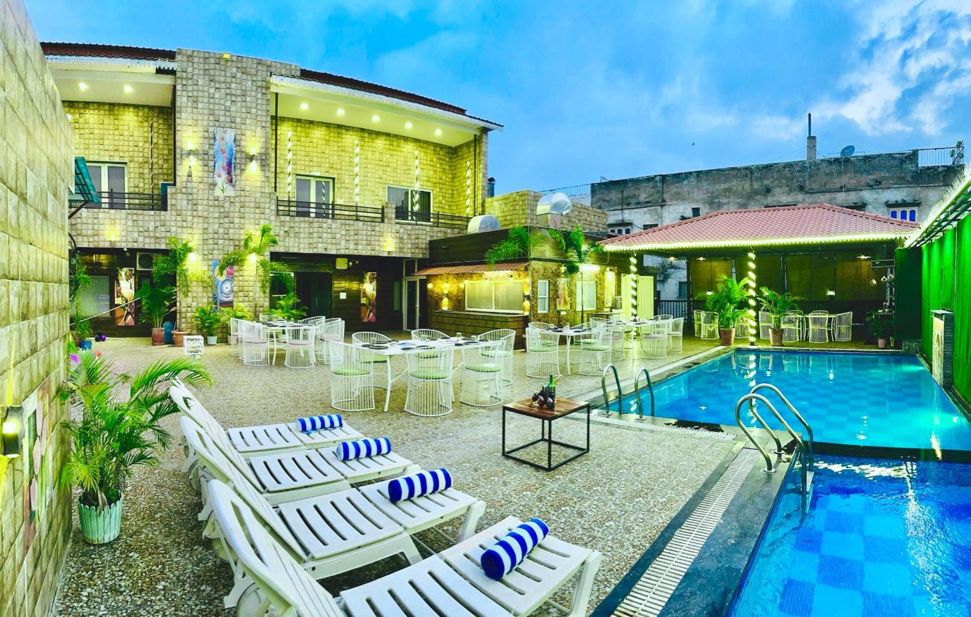 Hotel Grand Bhagwat, Udaipur Bagian luar foto
