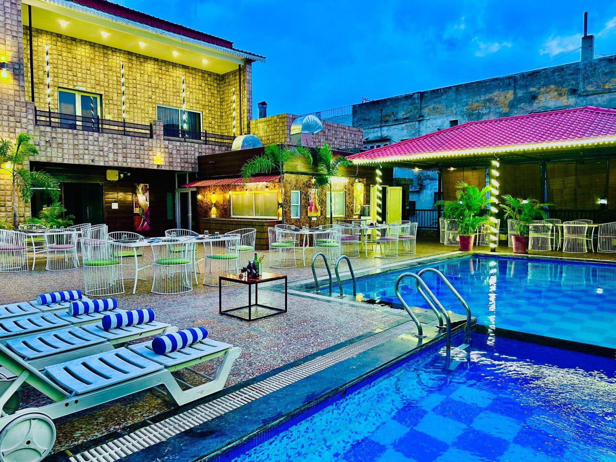 Hotel Grand Bhagwat, Udaipur Bagian luar foto