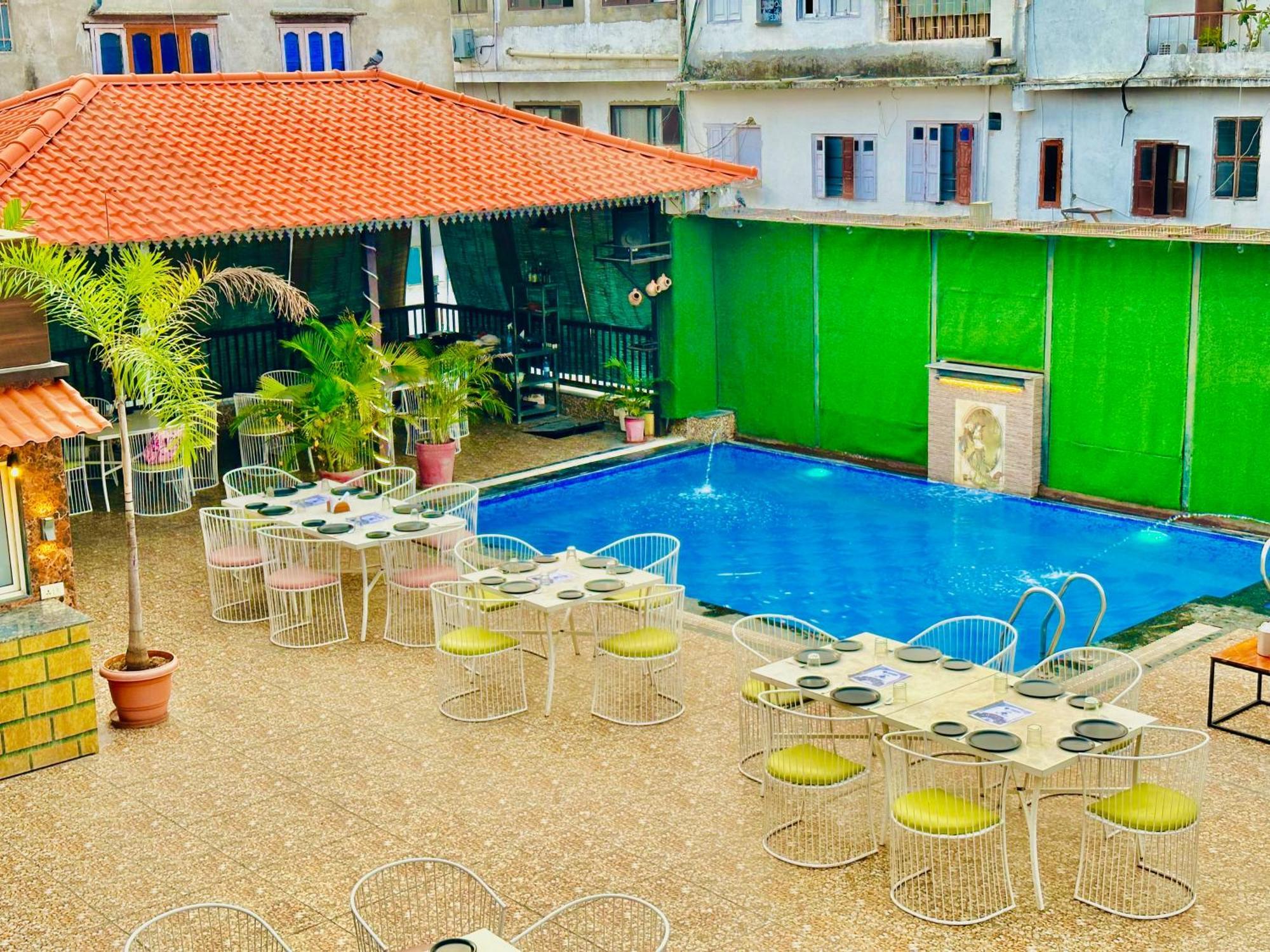 Hotel Grand Bhagwat, Udaipur Bagian luar foto