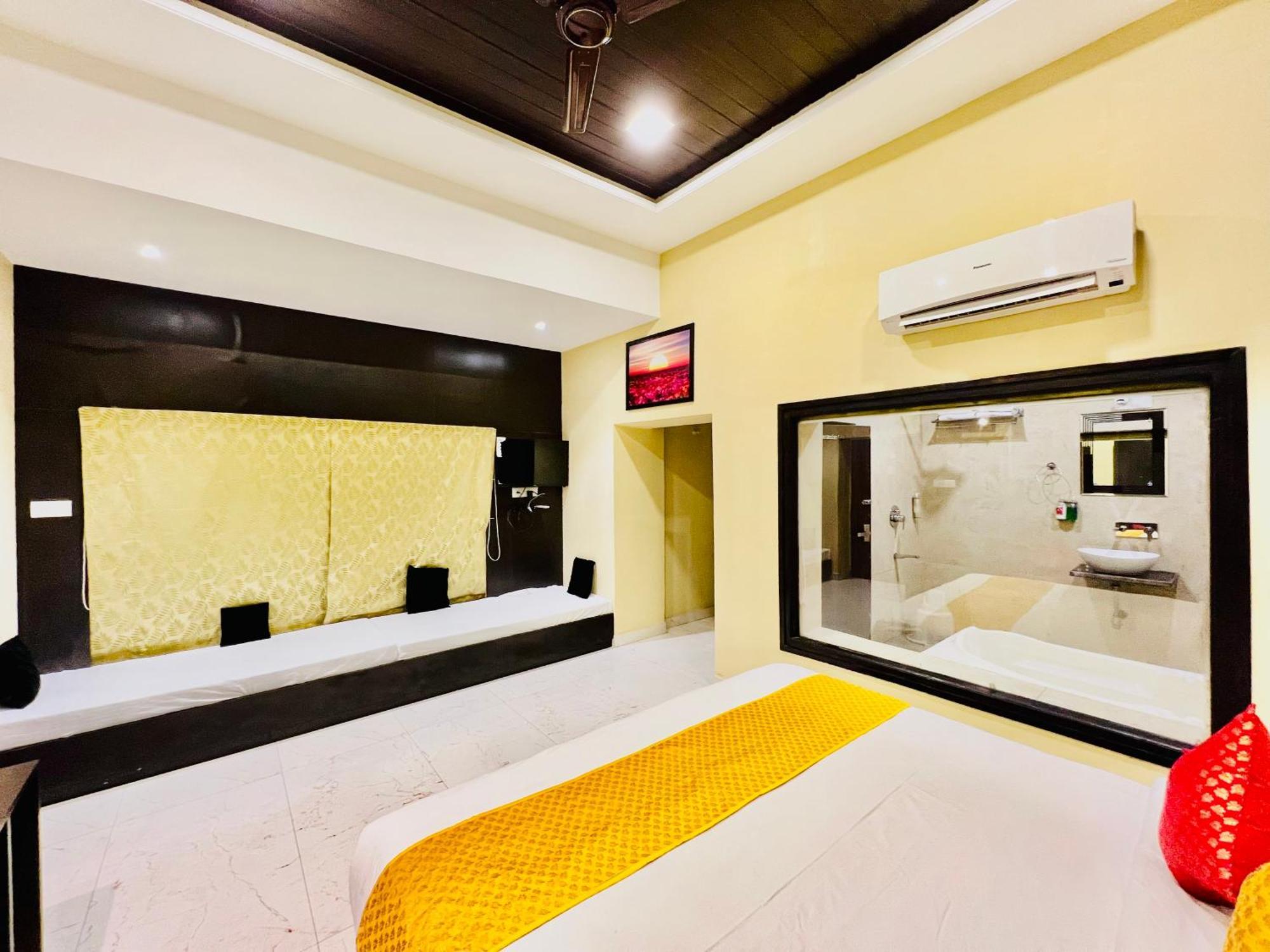 Hotel Grand Bhagwat, Udaipur Bagian luar foto