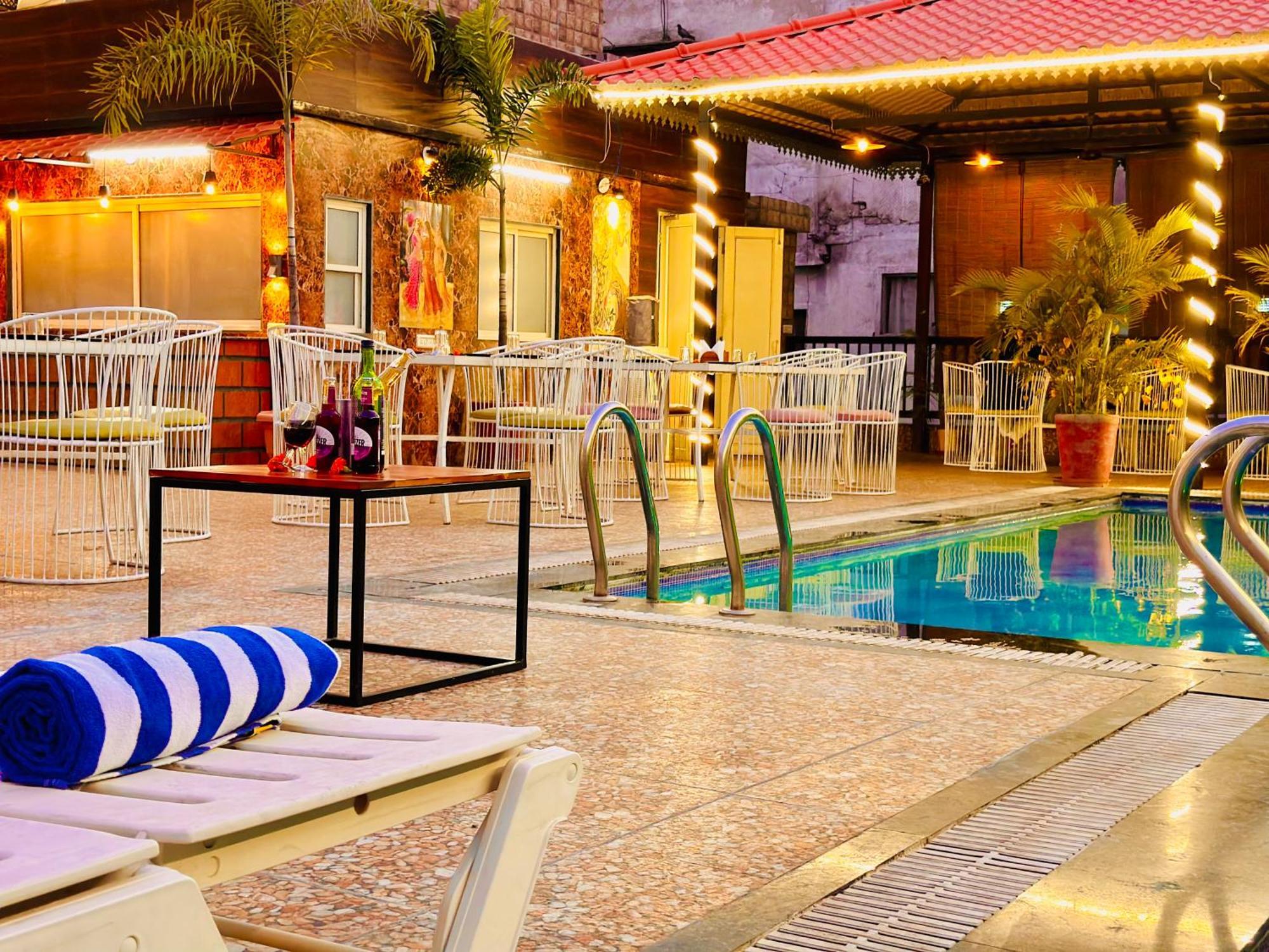 Hotel Grand Bhagwat, Udaipur Bagian luar foto
