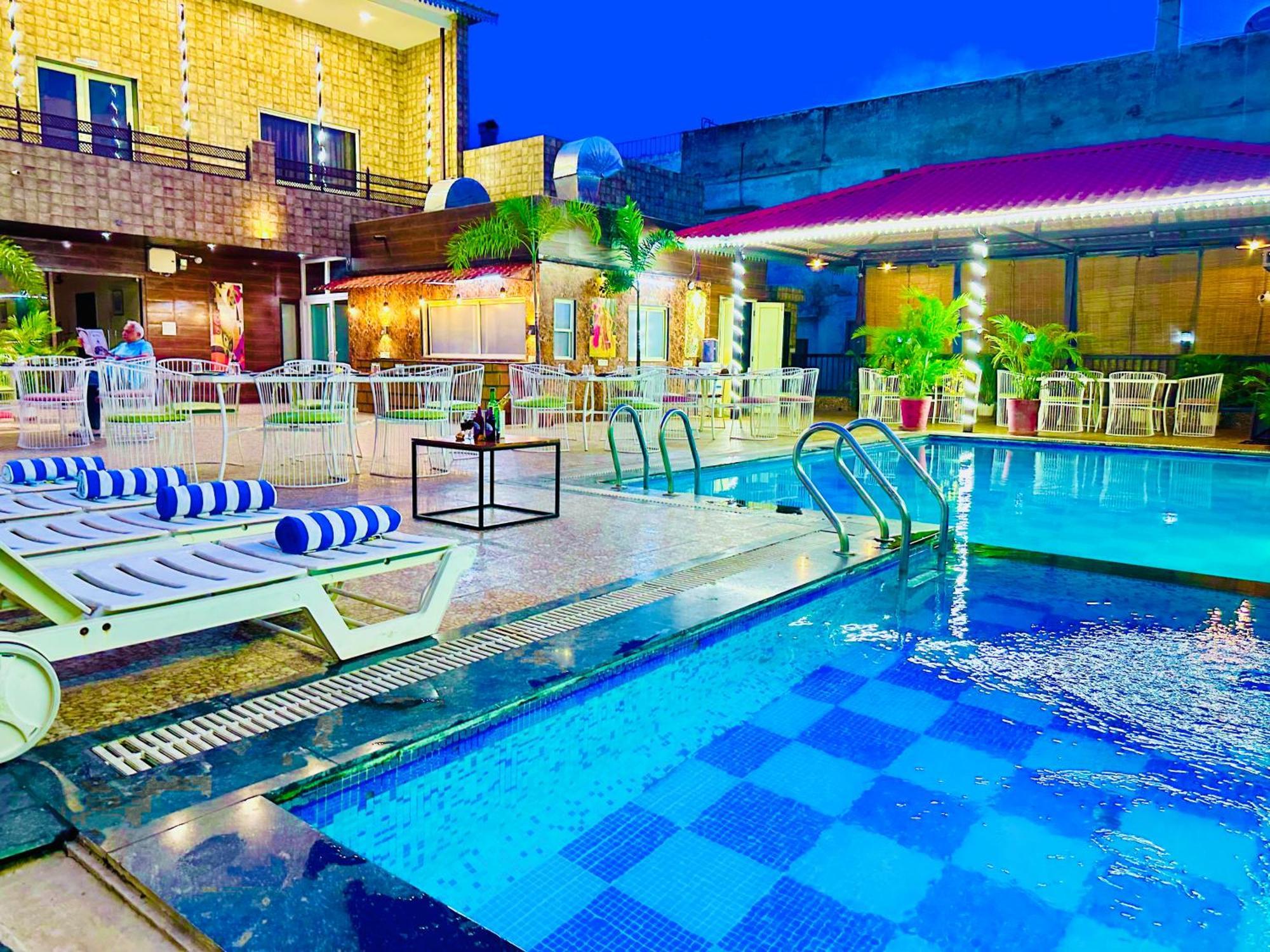 Hotel Grand Bhagwat, Udaipur Bagian luar foto